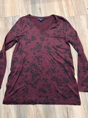Apt. 9 Burgundy V-Neck Long Sleeve Top with Black Floral Print